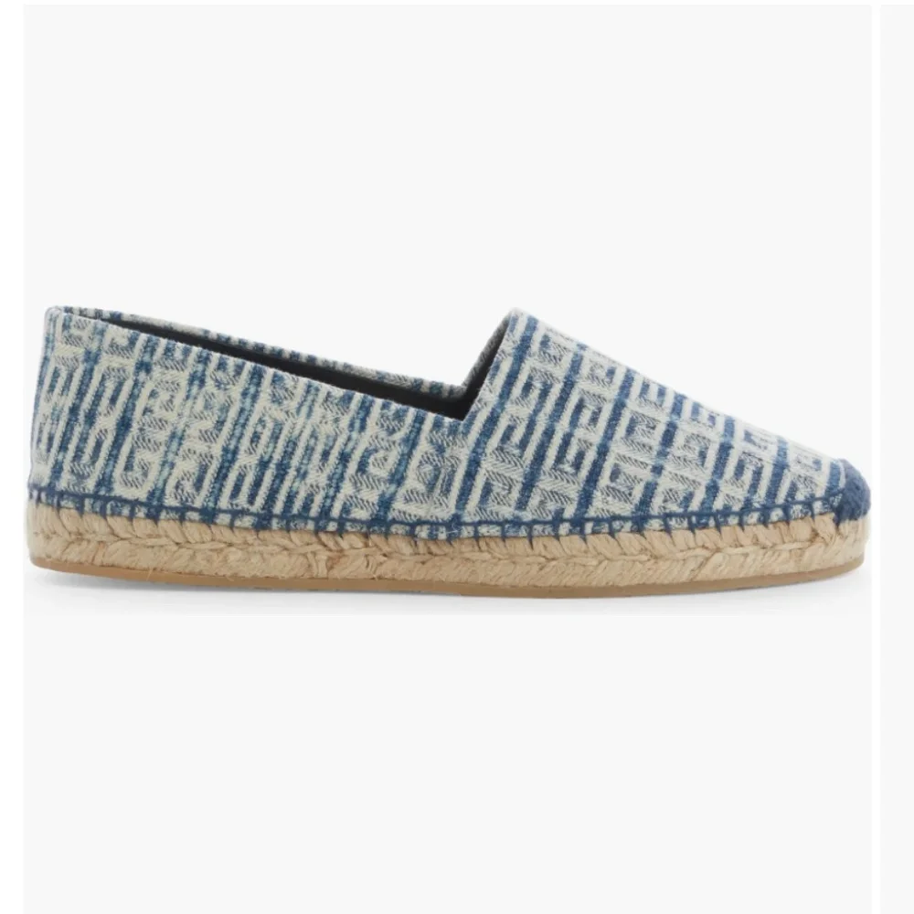 NIB $625 GIVENCHY Logo Espadrille Flat (Women) in size 10/40!